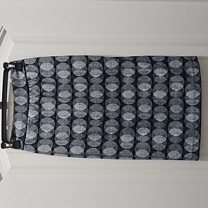 *NWOT* Renee C. Stretch Pencil Skirt